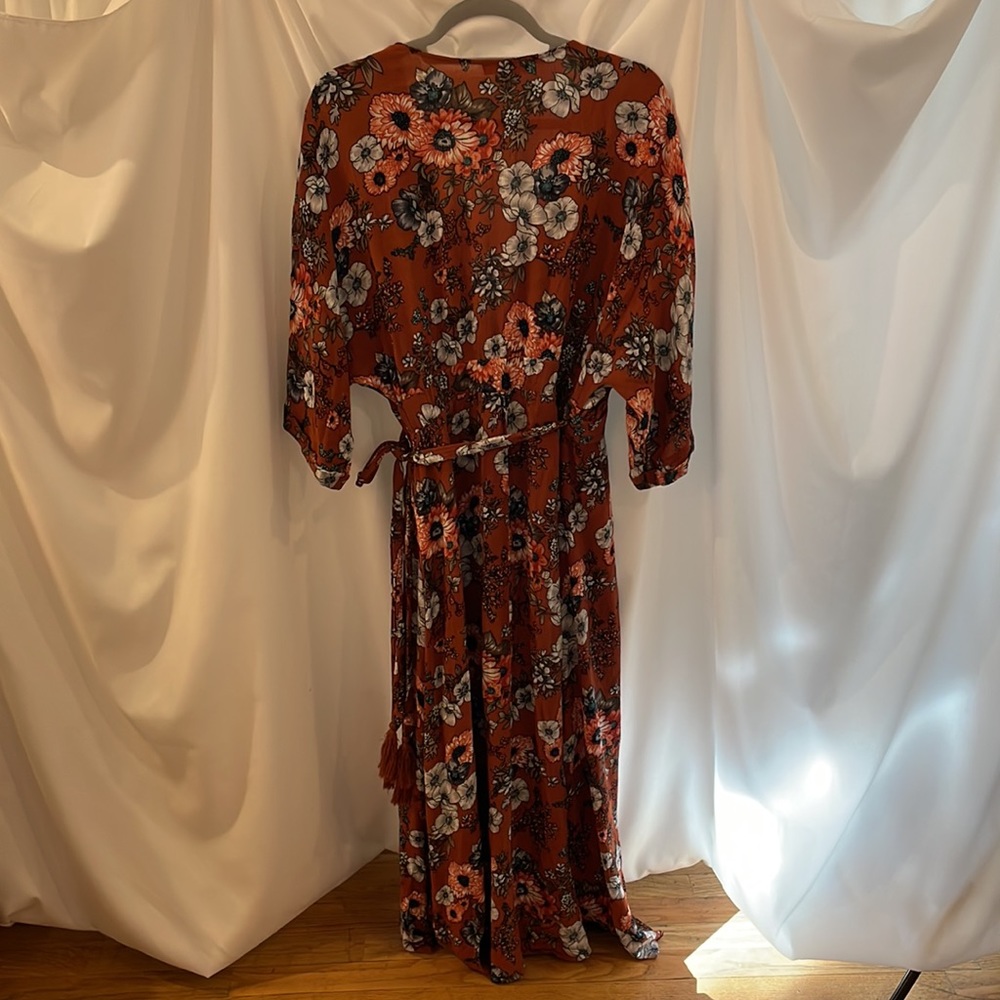 La charme u floral wrap dress - Picture 6 of 8